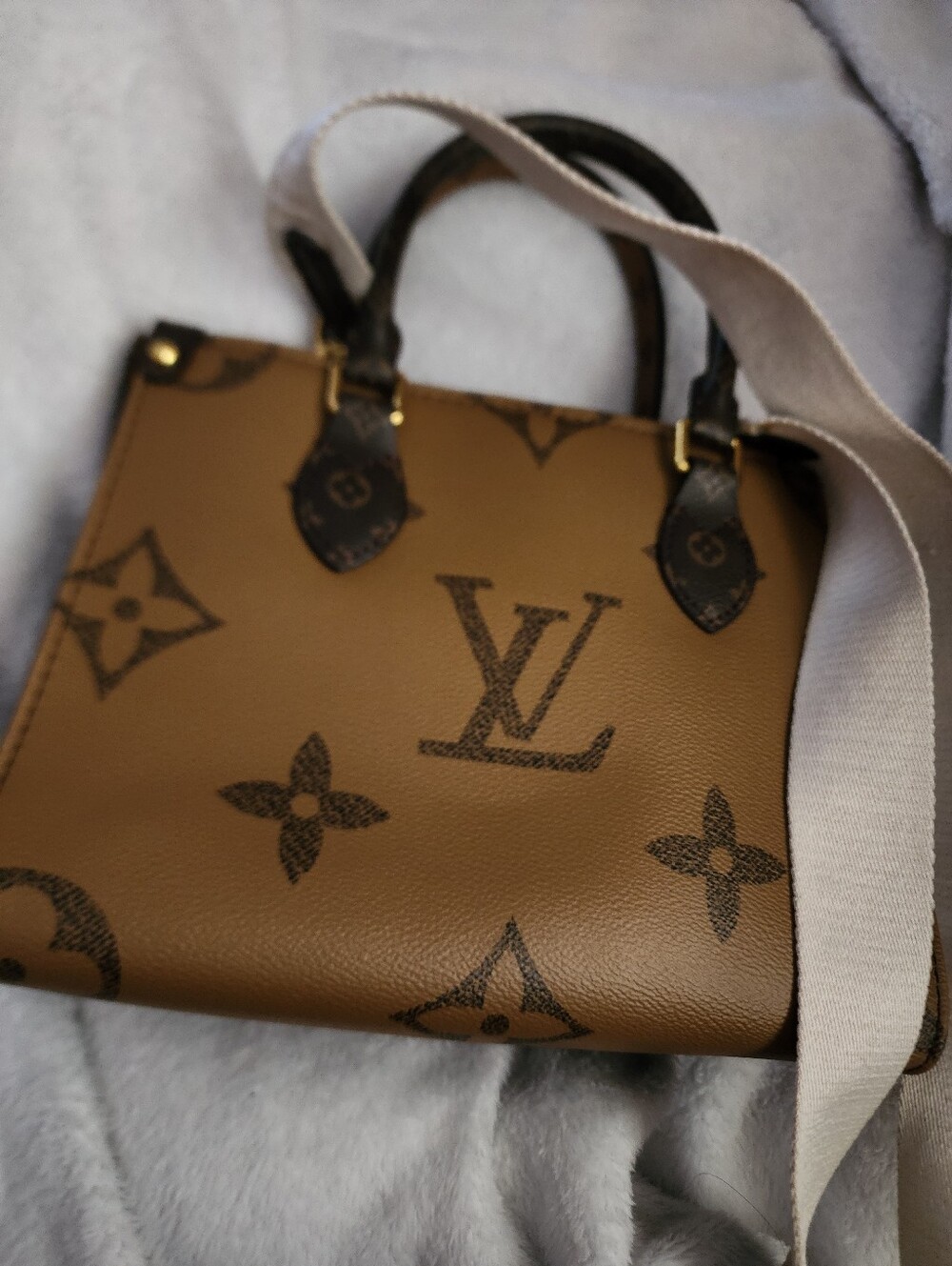 Fashion Bag - Picture 2 of 3